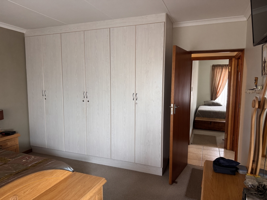 3 Bedroom Property for Sale in Hartenbos Central Western Cape